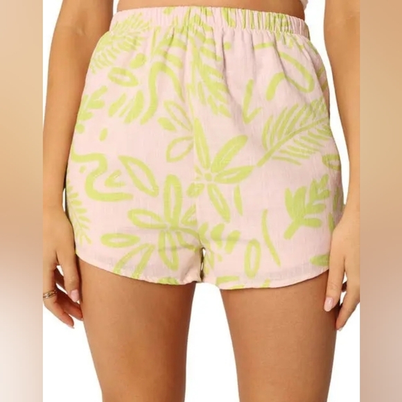 Petal & Pup Lee Floral Cotton Pull-On Shorts, Size Medium, Pink/Green, NWT - Picture 1 of 9